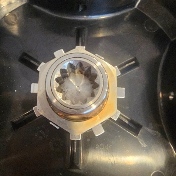 Commercial 1 Gallon Hamilton Beach Blender Two Containers Sharpened Blade Assem. - Picture 7 of 9